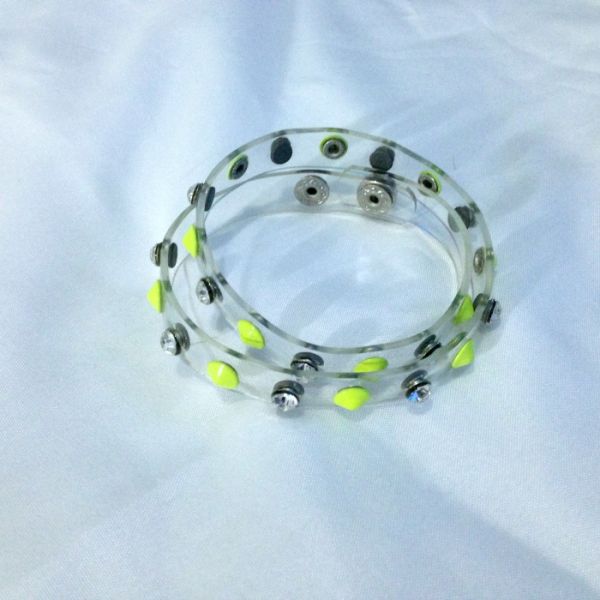 Pulseira de Spikes Amarela